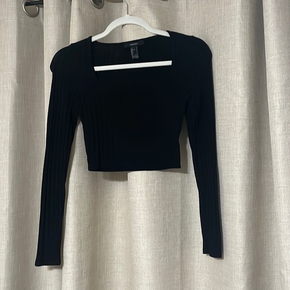 FOREVER 21 Black Crop Top - Picture 1 of 3